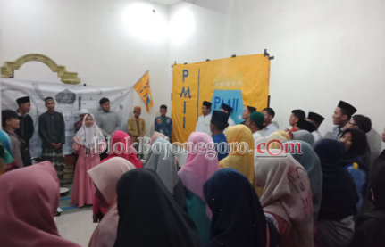 Meriah, PMII Rayon Raden Paku Gelar Maulid Nabi